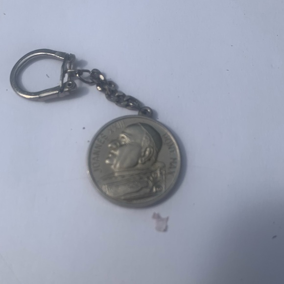 JFK, RFK & POPE Francis Paul Keychain with Medallion - Picture 12 of 14